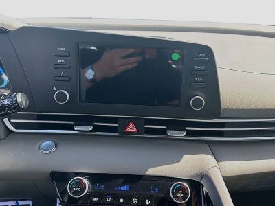 2026 Hyundai ELANTRA — photo 10 view