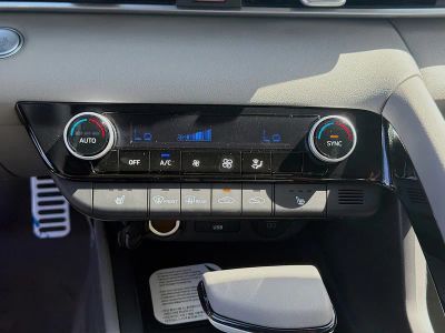2026 Hyundai ELANTRA — photo 12 view