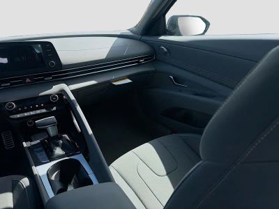 2026 Hyundai ELANTRA — photo 16 view