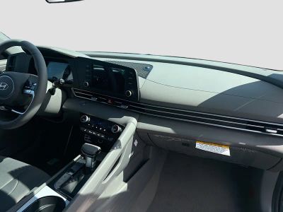 2026 Hyundai ELANTRA — photo 21 view