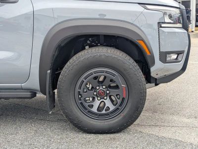 2026 Nissan Frontier — photo 10 view