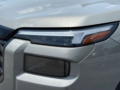 2026 Subaru Outback — photo 9 view