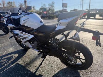 2026 CFMOTO 300SS - Photo 3