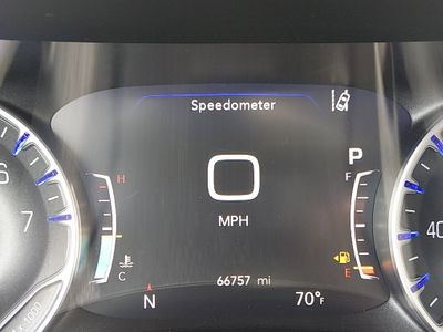 2023 Chrysler Pacifica — photo 14 view