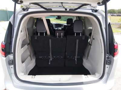 2023 Chrysler Pacifica — photo 11 view