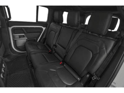 2024 Land Rover Defender — photo 10 view