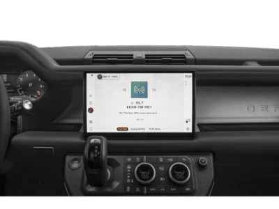 2024 Land Rover Defender — photo 7 view