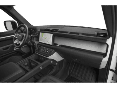 2024 Land Rover Defender — photo 12 view