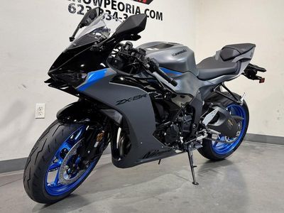 2026 Kawasaki Ninja ZX-6R - Photo 3
