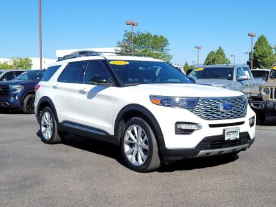 2022 Ford Explorer Platinum in White Metallic — front three-quarter view