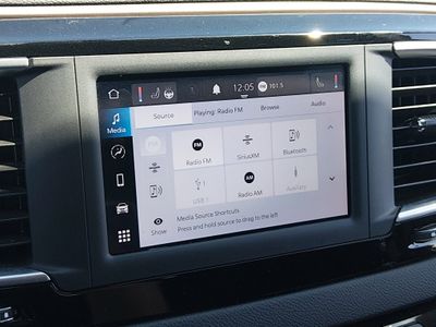 2022 Chrysler Voyager - Photo 19