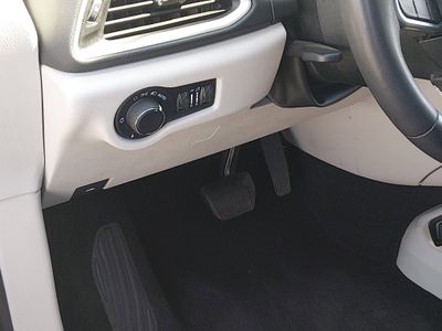 2022 Chrysler Voyager - Photo 13