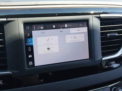 2022 Chrysler Voyager - Photo 18