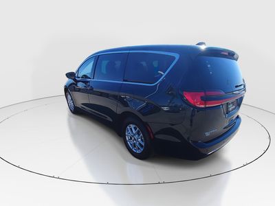 2023 Chrysler Pacifica - Photo 5