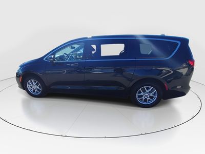 2023 Chrysler Pacifica - Photo 4