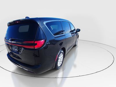 2023 Chrysler Pacifica - Photo 7