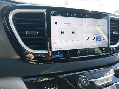 2023 Chrysler Pacifica - Photo 17