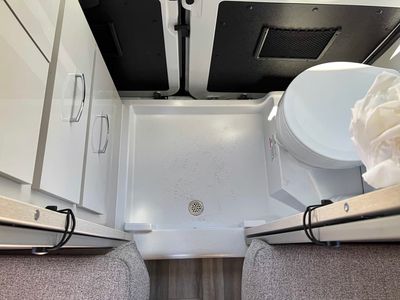 2026 Thor Motor Coach TELLARO - Photo 13