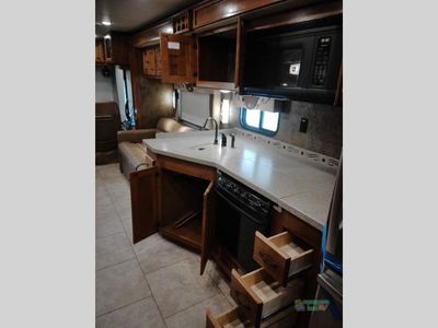 2014 Tiffin Motorhomes Allegro RED — photo 47 view