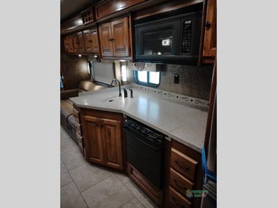 2014 Tiffin Motorhomes Allegro RED — photo 46 view
