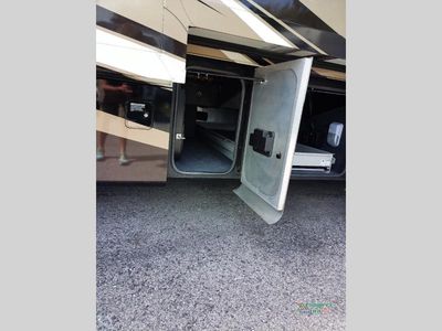 2014 Tiffin Motorhomes Allegro RED — photo 13 view