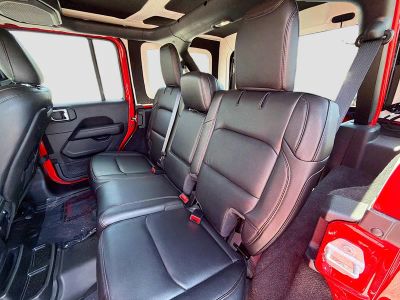 2023 Jeep Wrangler — photo 19 view