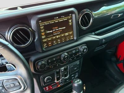 2023 Jeep Wrangler — photo 26 view