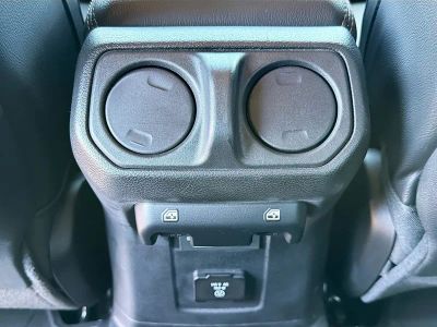 2023 Jeep Wrangler — photo 18 view