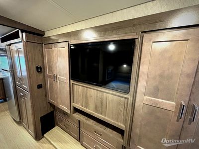 2022 Winnebago Adventurer - Photo 19