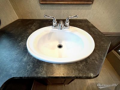 2022 Winnebago Adventurer - Photo 17