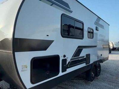 2025 Venture RV Stratus - Photo 2