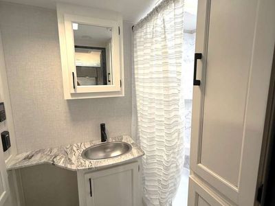 2025 Venture RV Stratus - Photo 13