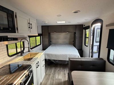 2025 Venture RV Stratus - Photo 6