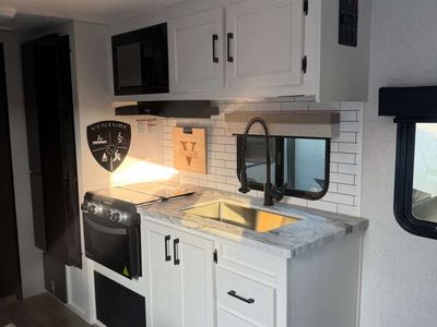2025 Venture RV Stratus - Photo 7