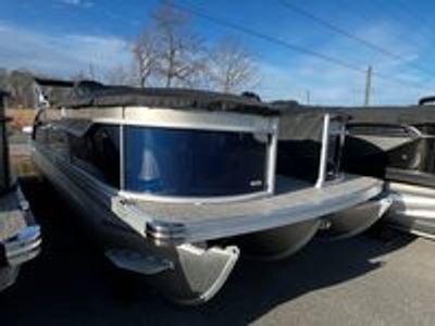 2026 Barletta Aria A22UC — front three-quarter view