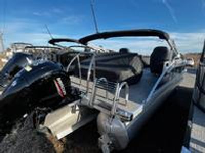 2026 Barletta Aria A22UC — engine compartment view