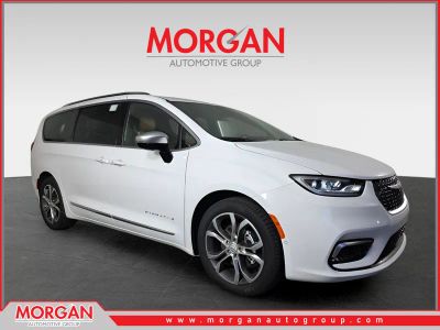 2026 Chrysler Pacifica Pinnacle in White — front three-quarter view