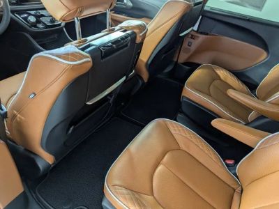 2026 Chrysler Pacifica — photo 18 view