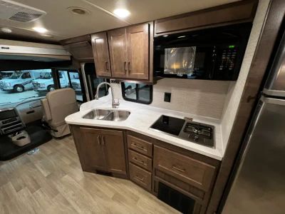 2020 Winnebago ADVENTURER - Photo 11