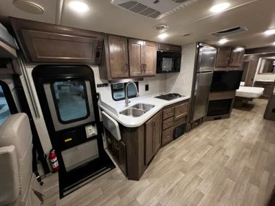 2020 Winnebago ADVENTURER - Photo 5