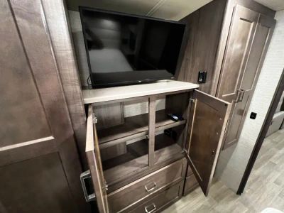 2020 Winnebago ADVENTURER - Photo 26