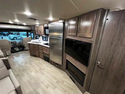 2020 Winnebago ADVENTURER - Photo 15