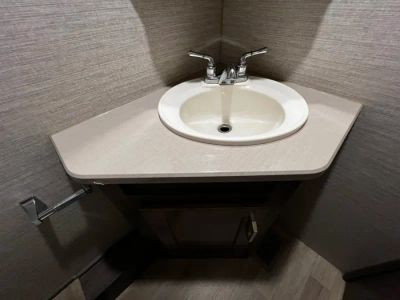2020 Winnebago ADVENTURER - Photo 22
