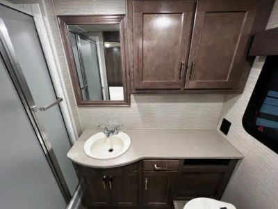 2020 Winnebago ADVENTURER - Photo 32