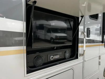 2020 Winnebago ADVENTURER - Photo 39