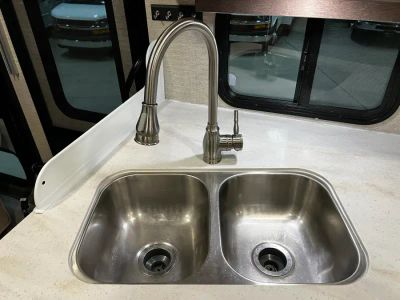 2020 Winnebago ADVENTURER - Photo 7