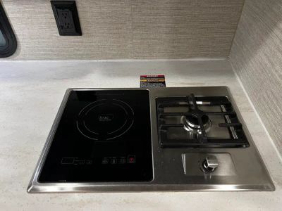 2020 Winnebago ADVENTURER - Photo 8