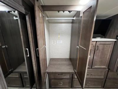 2020 Winnebago ADVENTURER - Photo 25