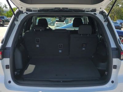 2025 Jeep Grand Cherokee — photo 13 view