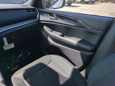 2025 Jeep Grand Cherokee — photo 17 view